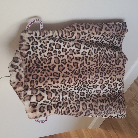 NWT Betsey Johnson faux fur vest - Picture 3 of 3